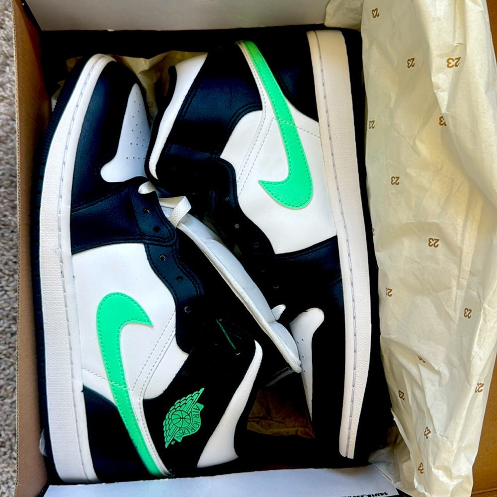 Nike Pink and Black Sneakers